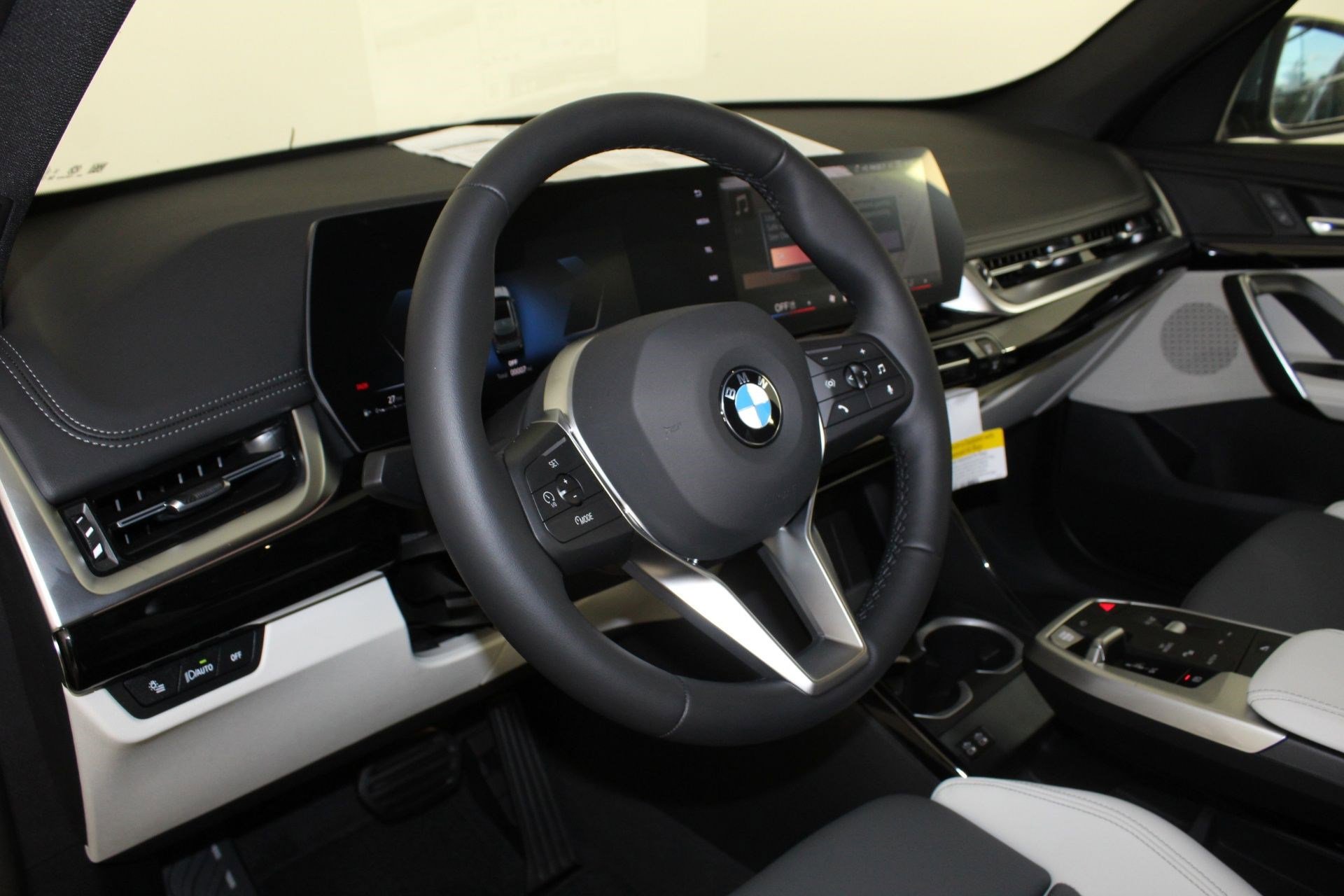 New 2026 BMW X1 xDrive28i w/ Convenience Package image 4