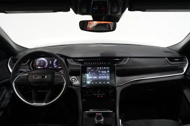 Used 2023 Jeep Grand Cherokee L Altitude image 15