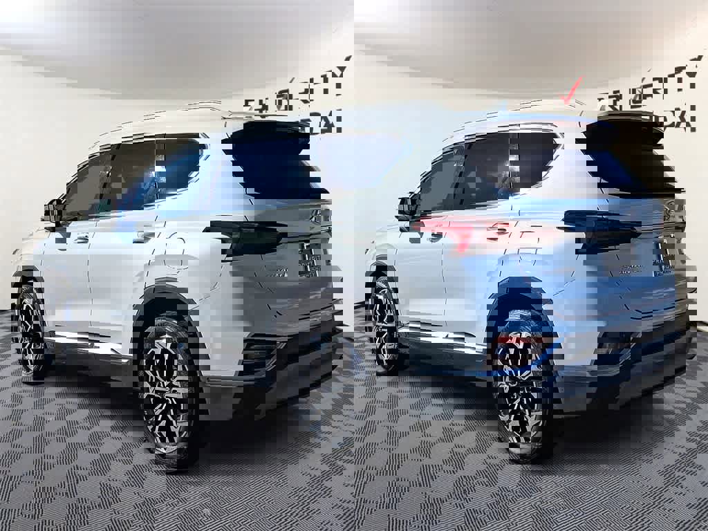 Used 2019 Hyundai Santa Fe Limited image 6