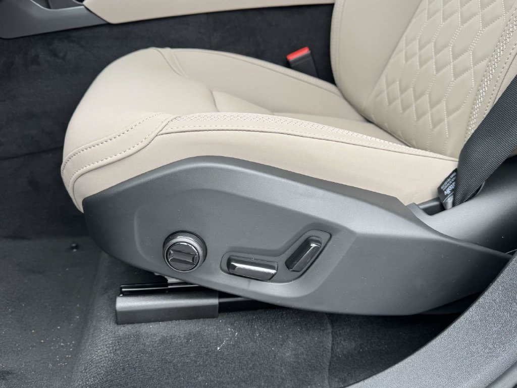 New 2026 Volvo XC90 B6 Plus AWD/4WD image 18
