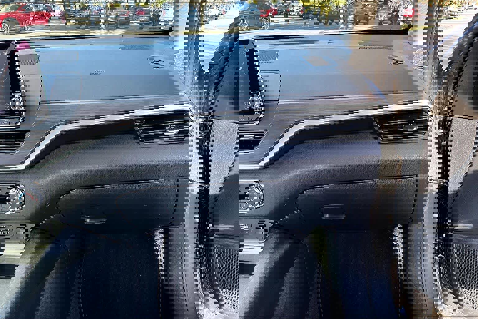 Used 2025 Nissan Altima 2.5 SV image 19