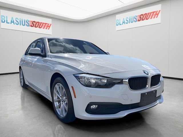 Used 2017 BMW 320i xDrive Sedan image 1