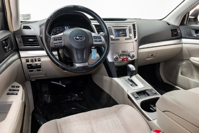 Used 2014 Subaru Outback 2.5i Premium AWD/4WD image 7