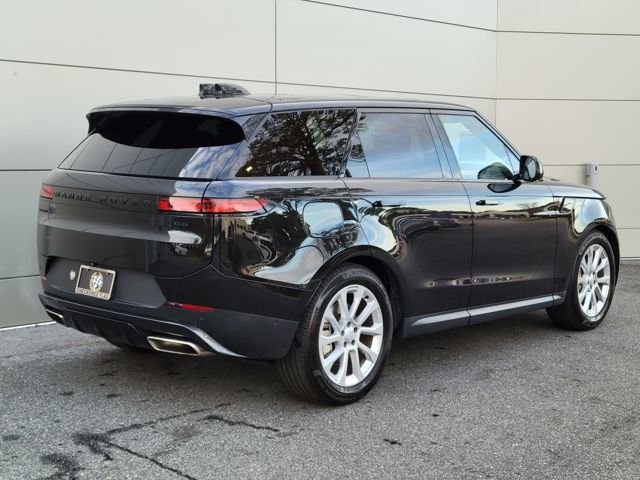 Used 2025 Land Rover Range Rover Sport SE image 4