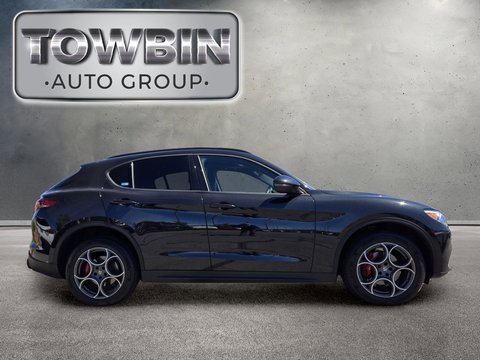 Used 2023 Alfa Romeo Stelvio Sprint AWD/4WD image 3