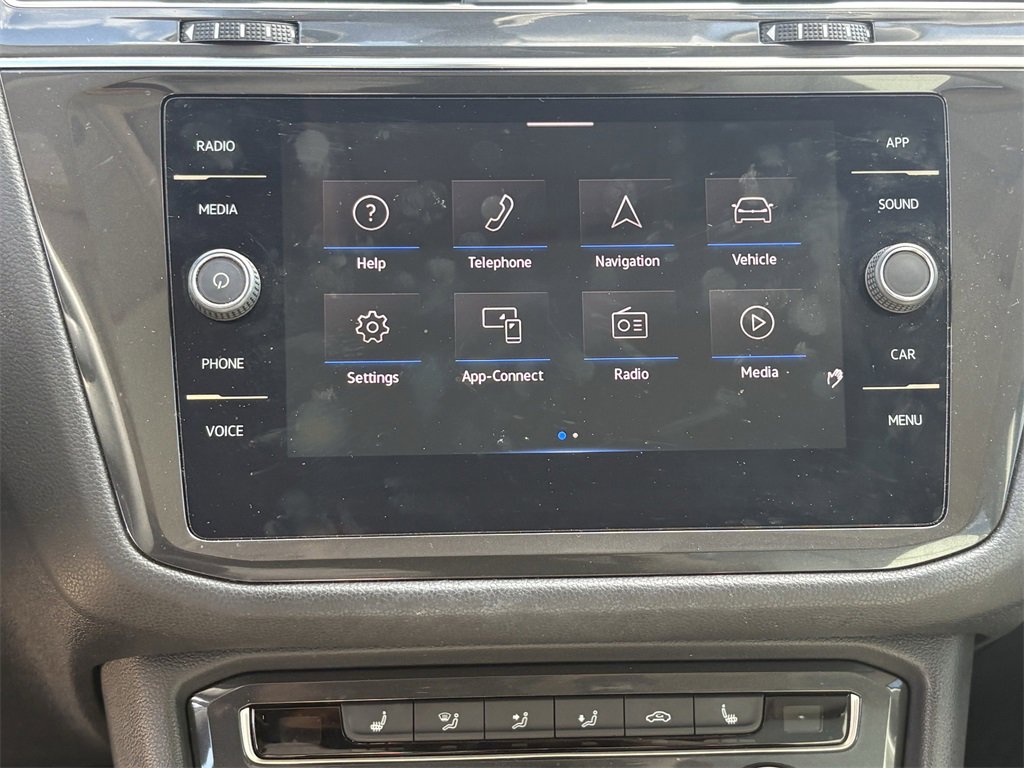 Used 2021 Volkswagen Tiguan SE image 19