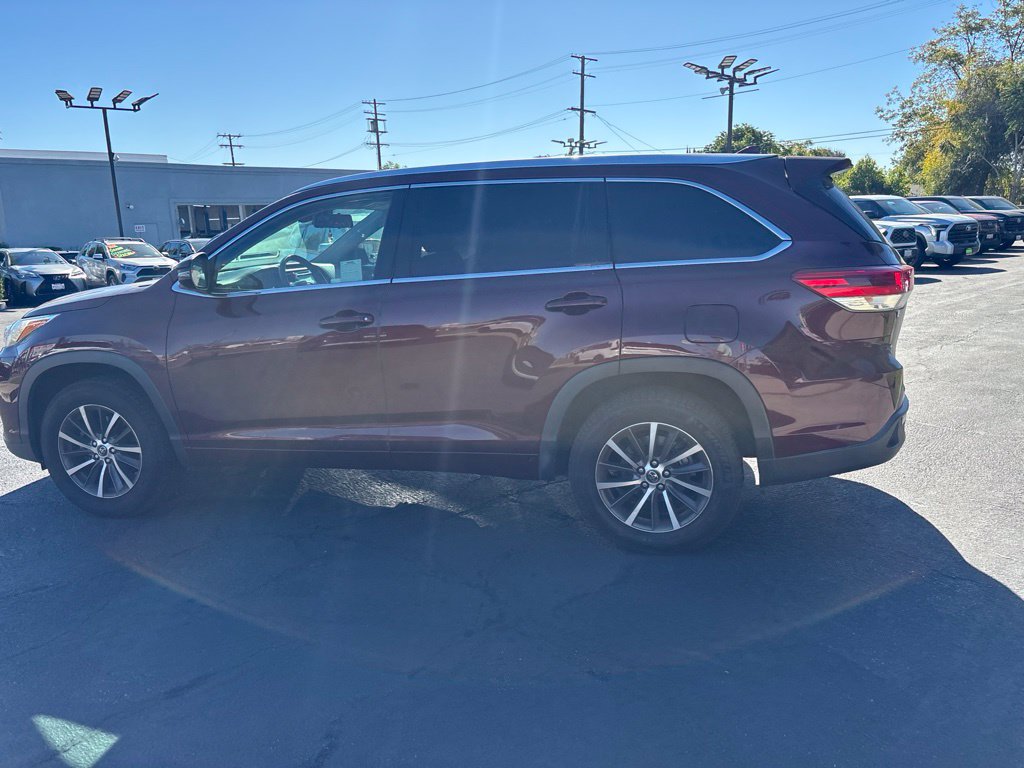 Used 2018 Toyota Highlander XLE FWD image 7