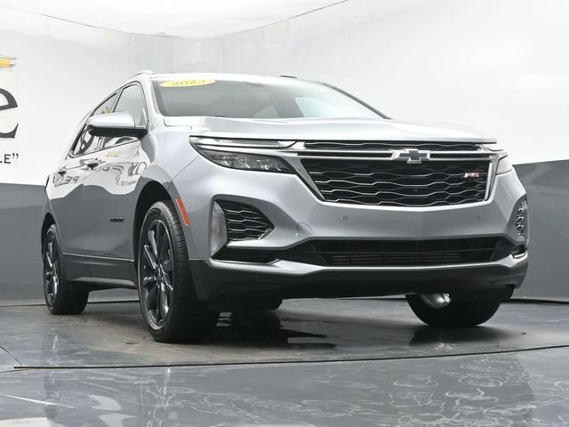 Used 2023 Chevrolet Equinox RS w/ RS Leather Package FWD image 3
