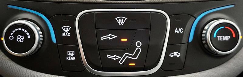 Used 2018 Chevrolet Malibu LT image 18