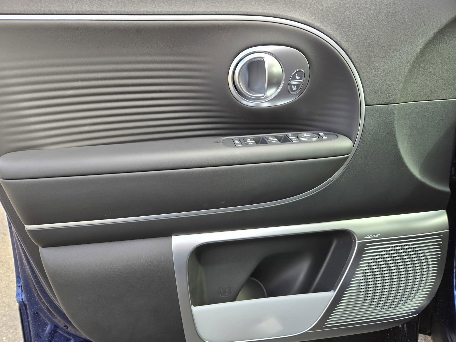 New 2026 Hyundai Ioniq 9 Limited image 16