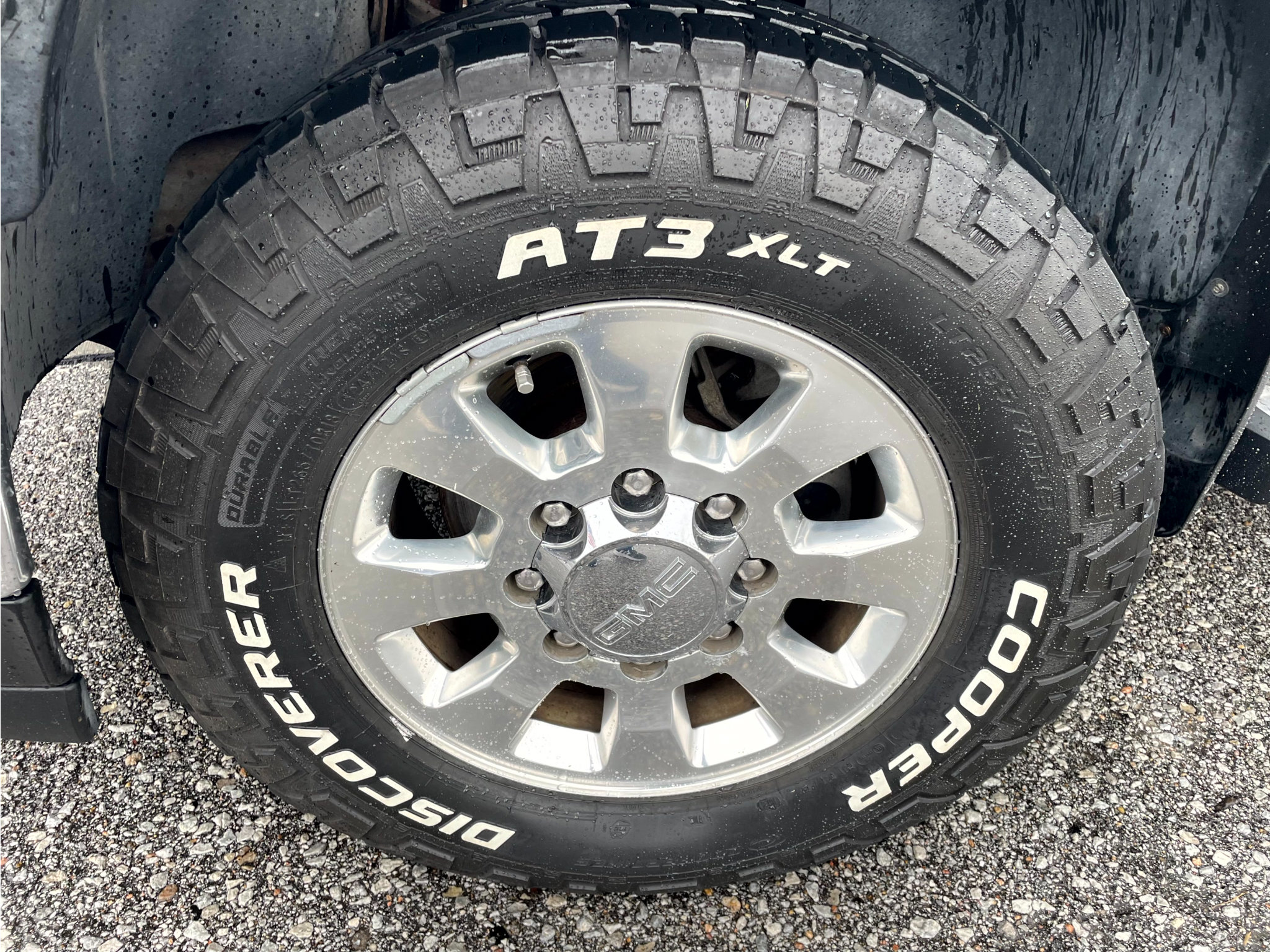 Used 2011 GMC Sierra 2500 SLT w/ Suspension Package, Off-Road AWD/4WD image 6