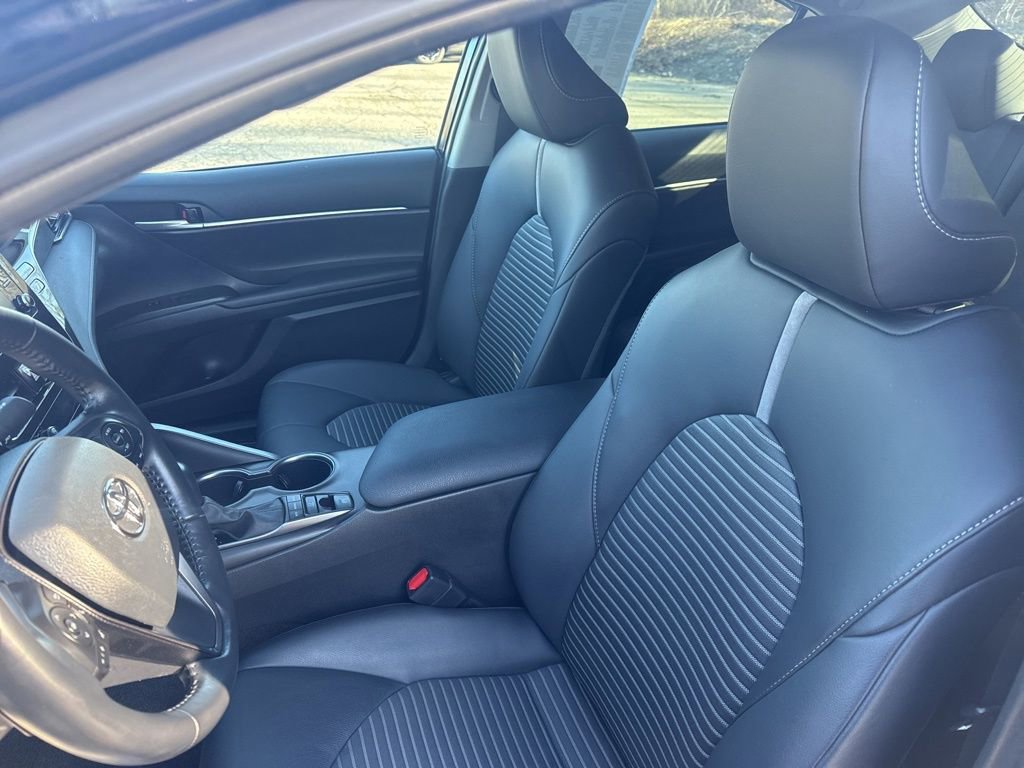 Used 2024 Toyota Camry SE w/ Convenience Package image 35