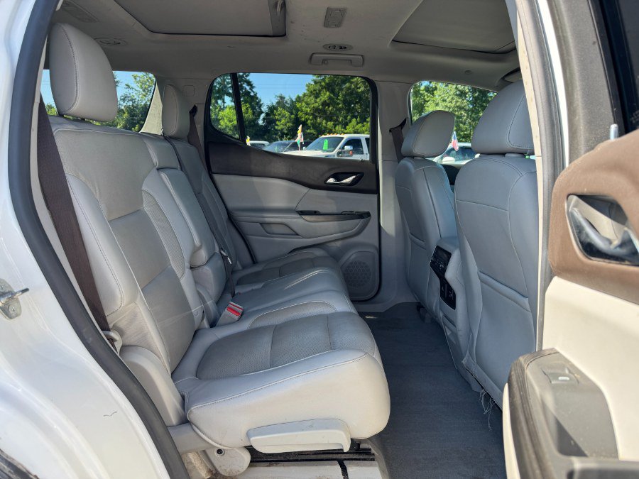 Used 2017 GMC Acadia SLT AWD/4WD image 19