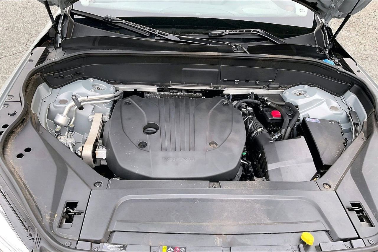 Used 2024 Volvo XC90 B5 Plus image 40