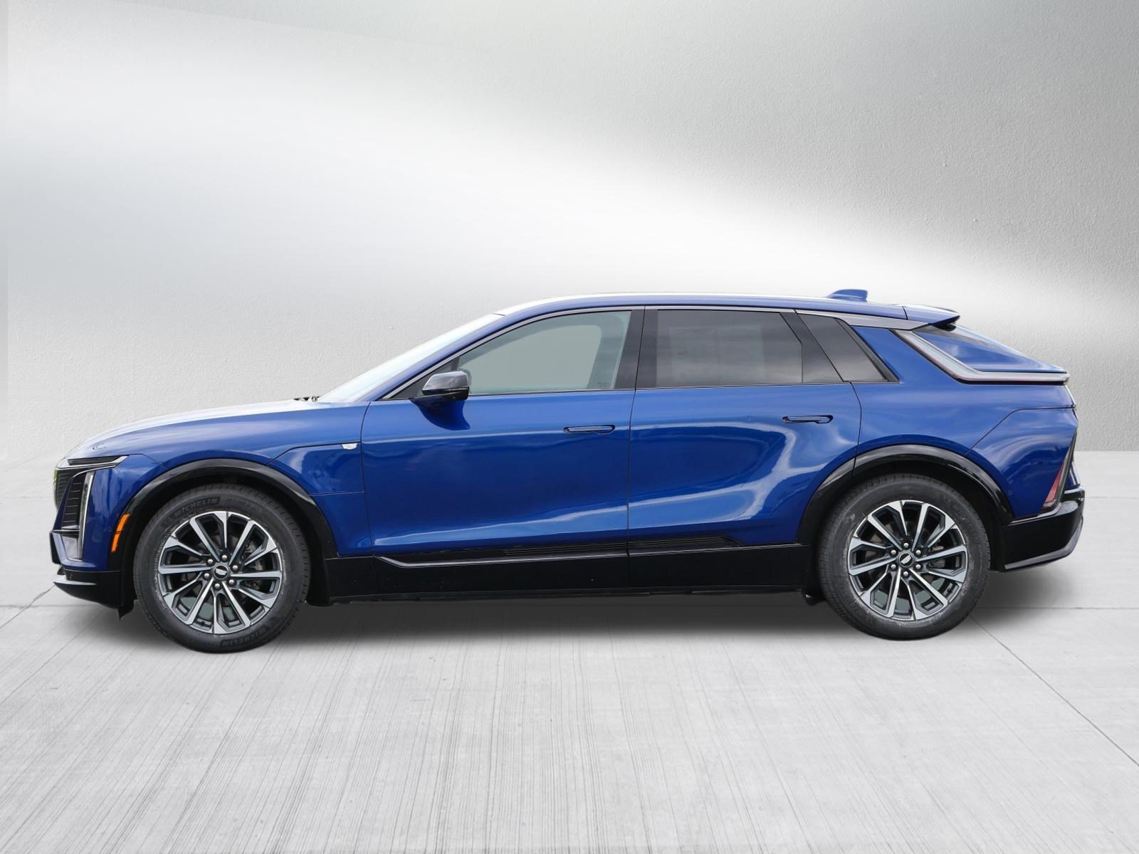 Certified 2024 Cadillac Lyriq Sport AWD/4WD image 4