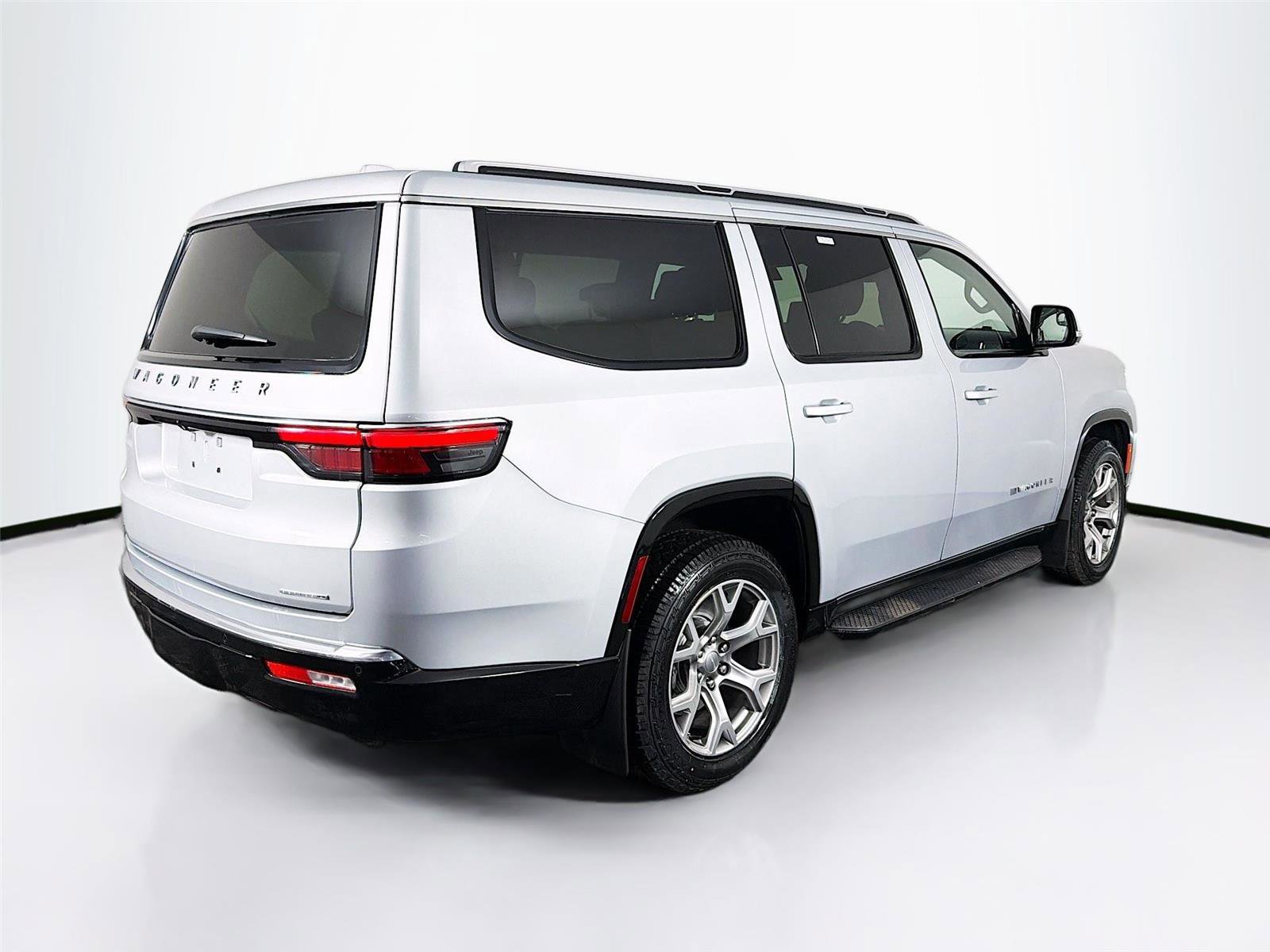 Used 2022 Jeep Wagoneer Series II w/ Rear Seat Video Group 1 image 7