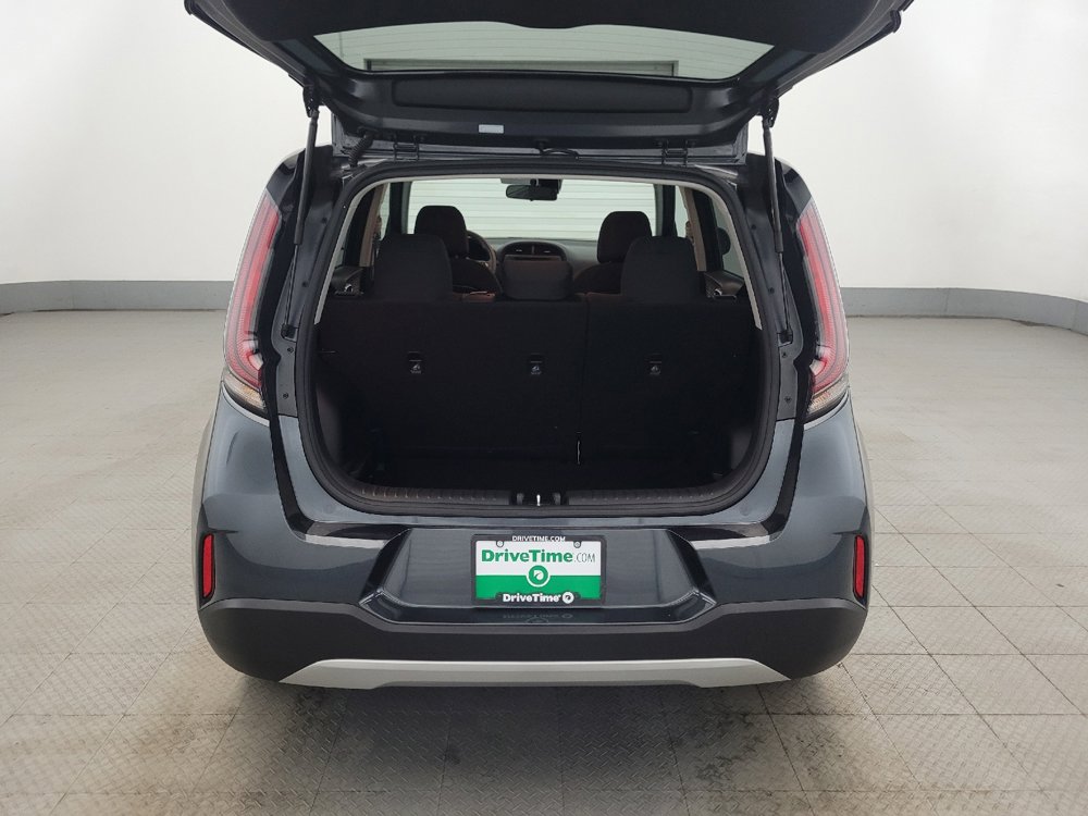 Used 2025 Kia Soul LX FWD image 29
