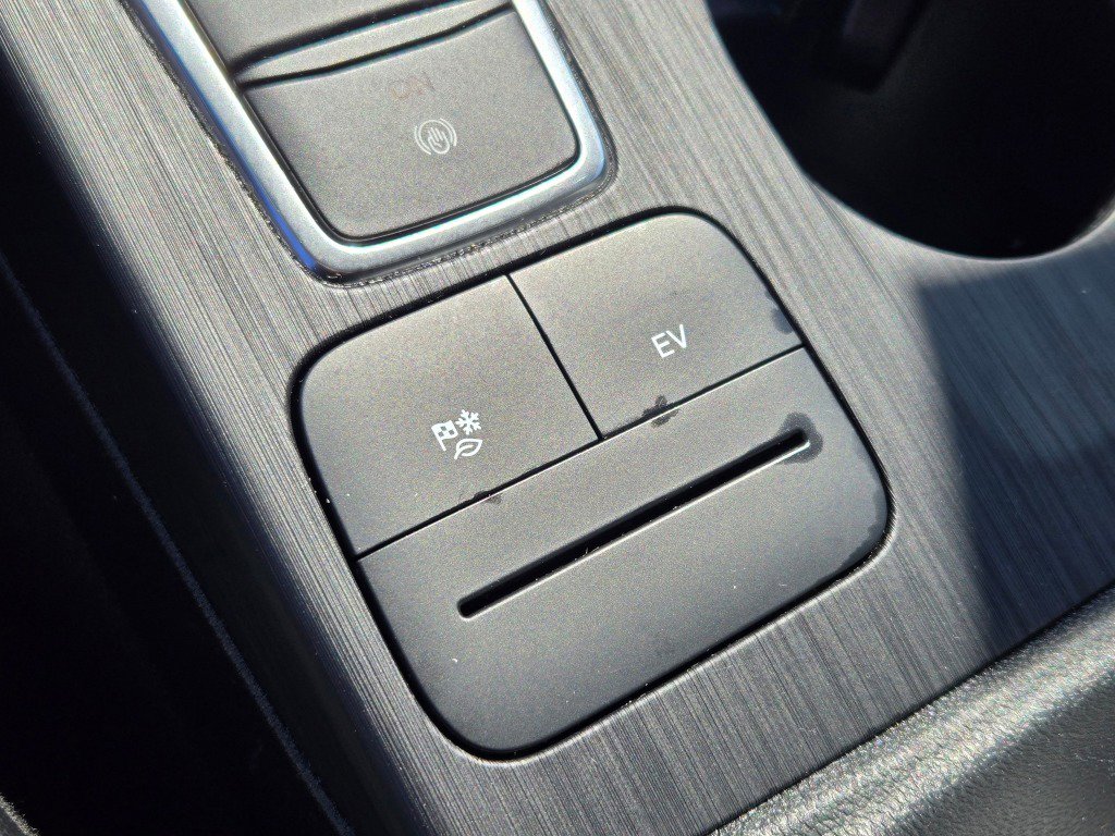 Used 2022 Ford Escape SEL w/ Technology Package image 29