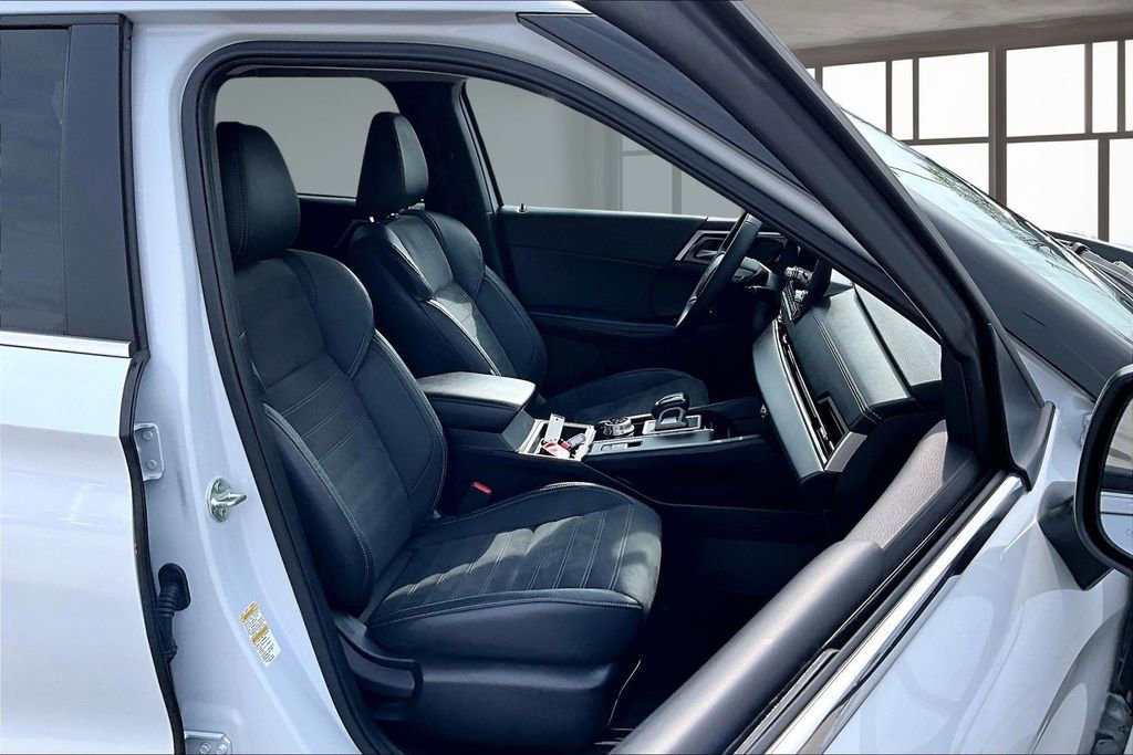 Used 2023 Mitsubishi Outlander SE image 8