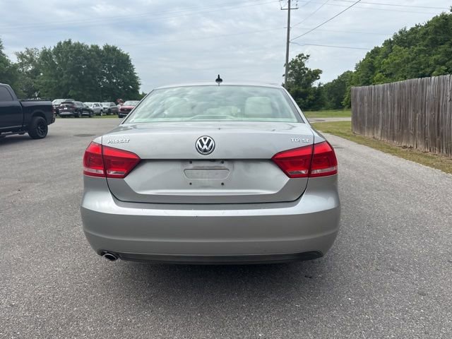 Used 2014 Volkswagen Passat TDI SE FWD image 8