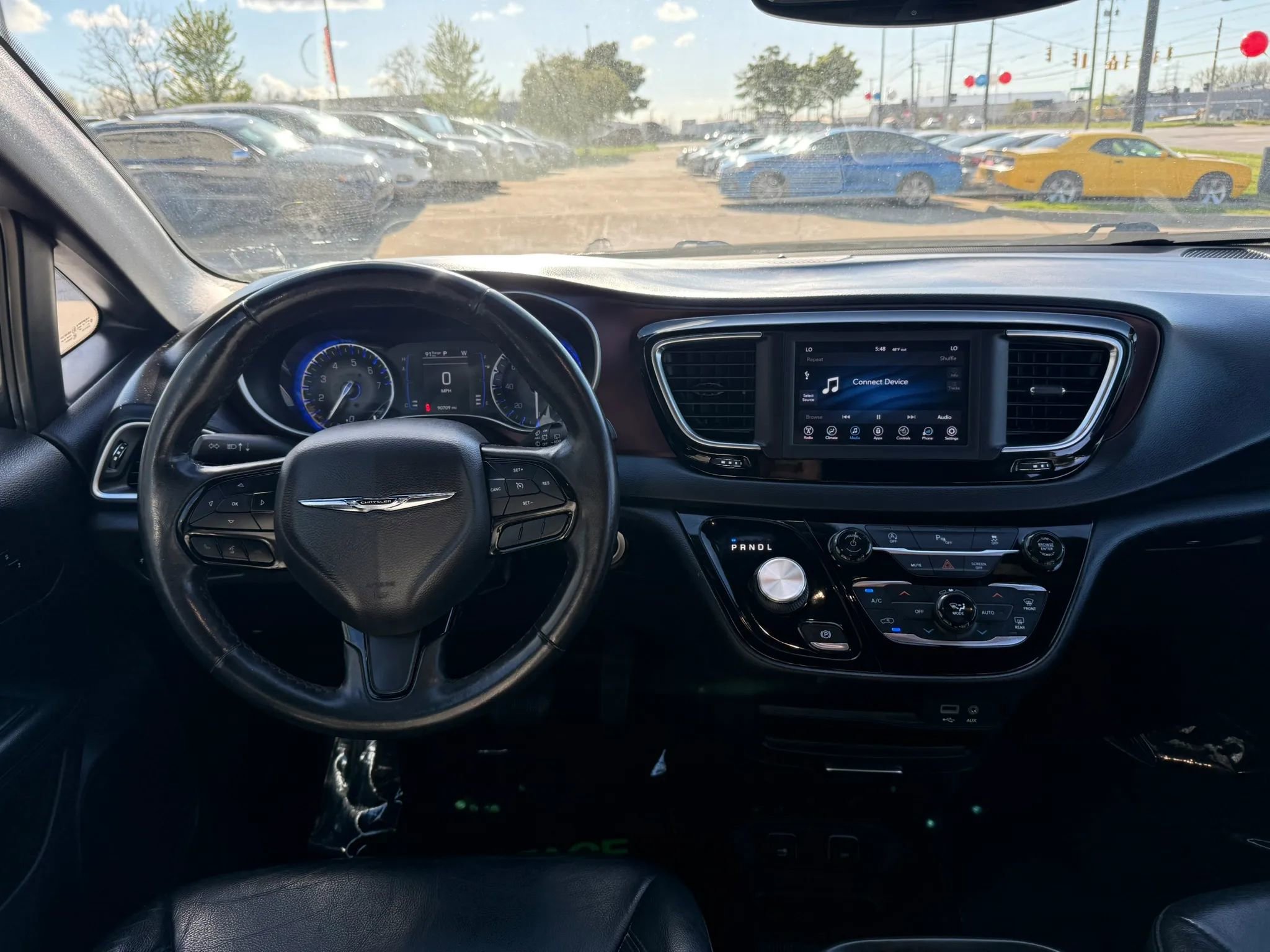 Used 2020 Chrysler Pacifica Touring-L FWD image 32