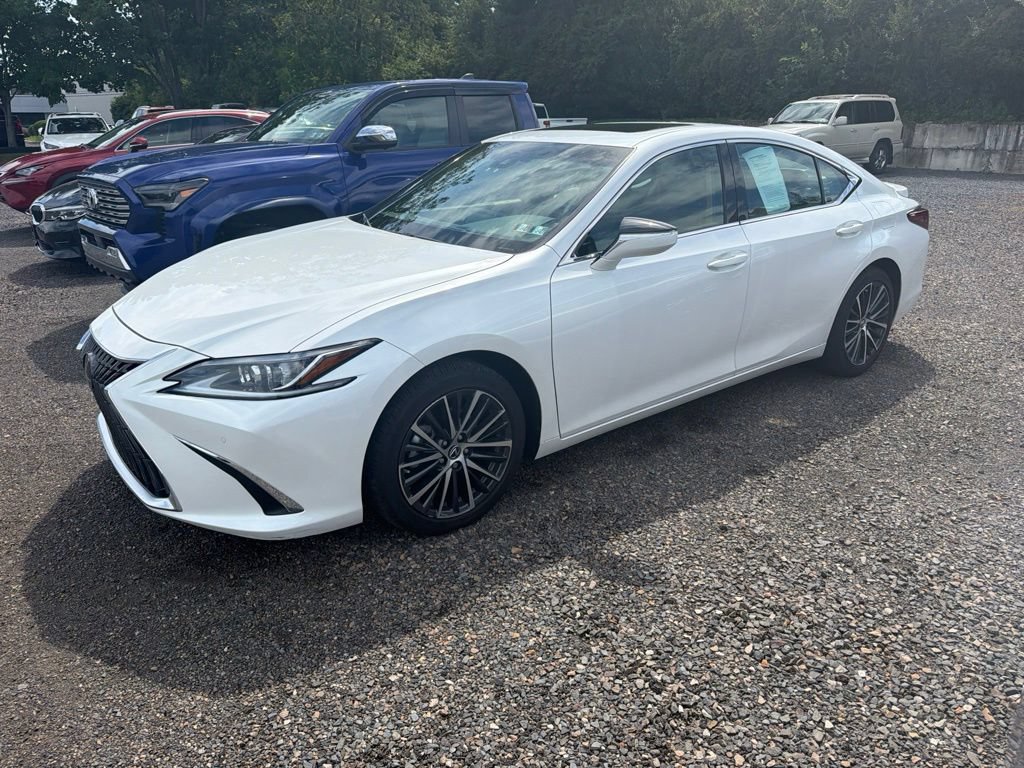 Used 2024 Lexus ES 300h w/ Premium Package FWD image 7