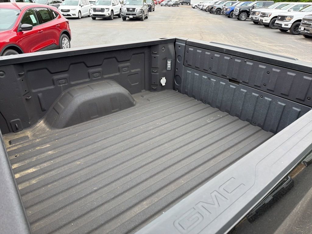 Used 2024 GMC Sierra 1500 AT4 w/ Technology Package image 12