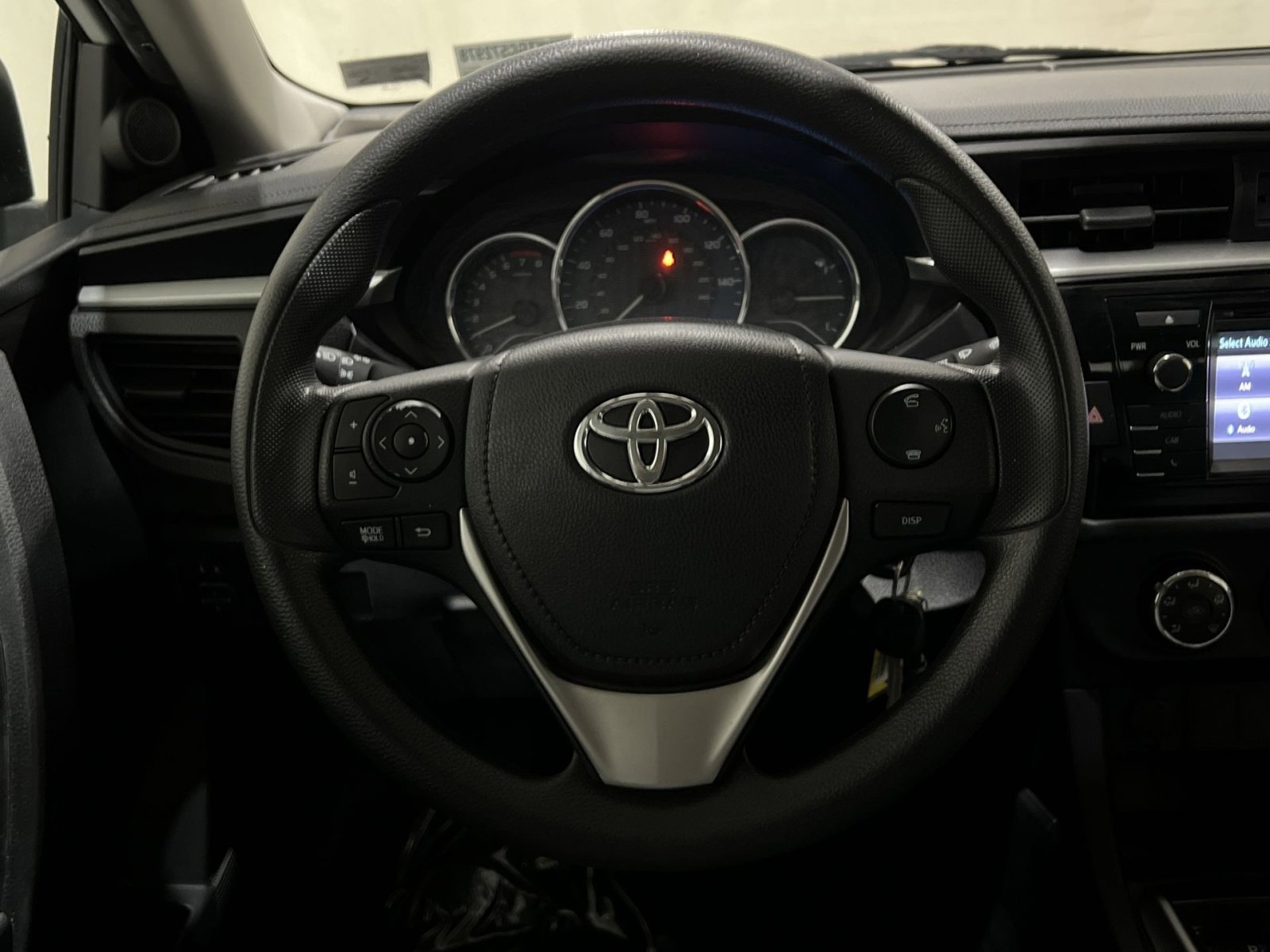 Used 2016 Toyota Corolla L FWD image 30