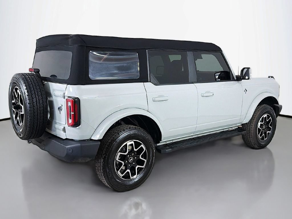 Used 2023 Ford Bronco Outer Banks AWD/4WD image 12