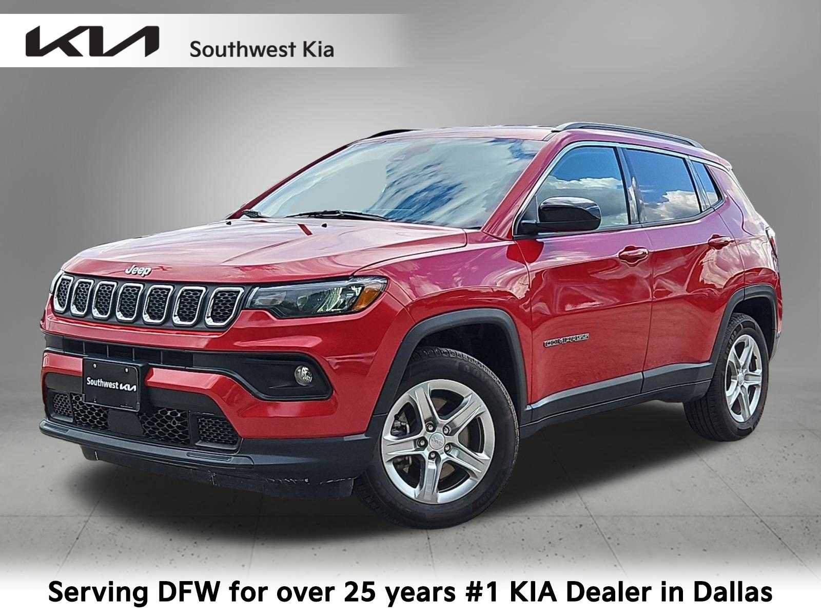 Used 2024 Jeep Compass Latitude AWD/4WD image 1