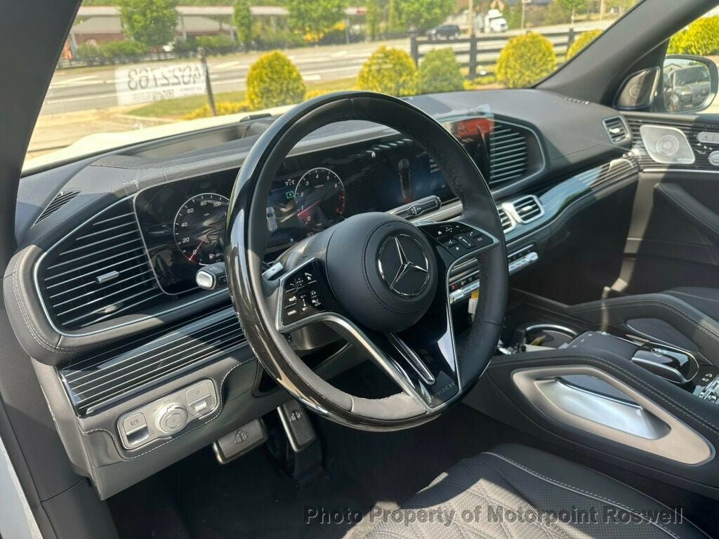 Used 2026 Mercedes-Benz Maybach GLS 600 4MATIC image 15