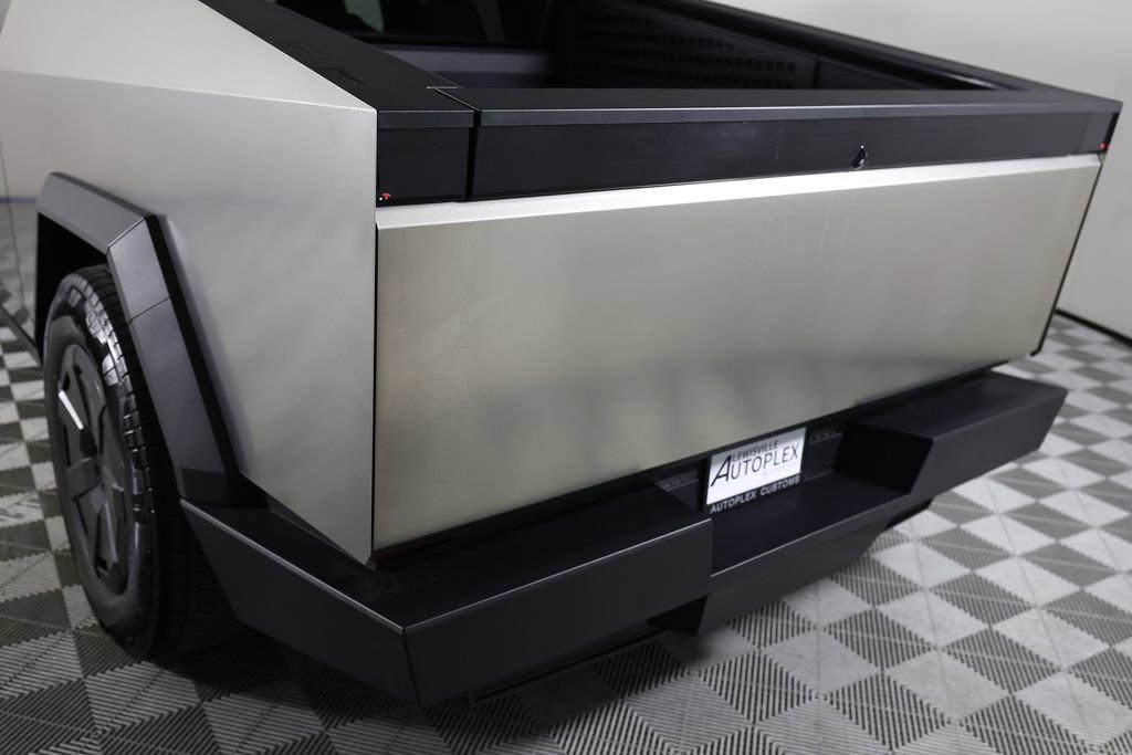 Used 2024 Tesla Cybertruck AWD Crew Cab image 55