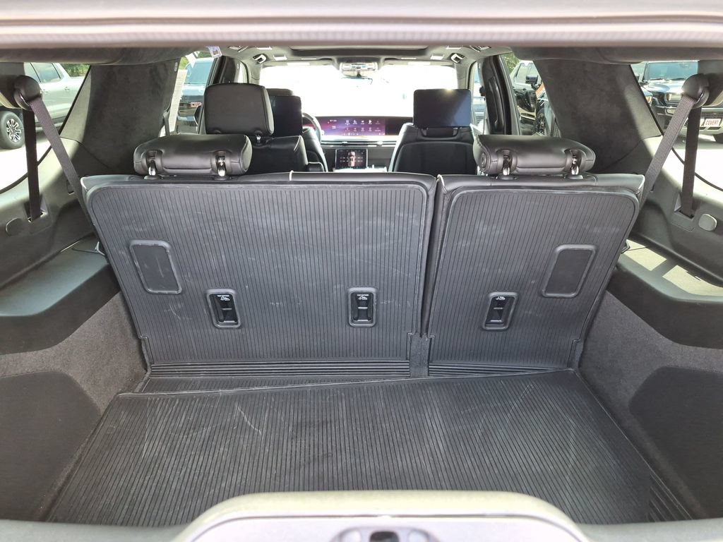 Used 2025 Cadillac Escalade ESV Sport Platinum w/ LPO, ONYX Package AWD/4WD image 46