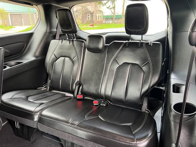 Used 2024 Chrysler Pacifica Limited FWD image 7