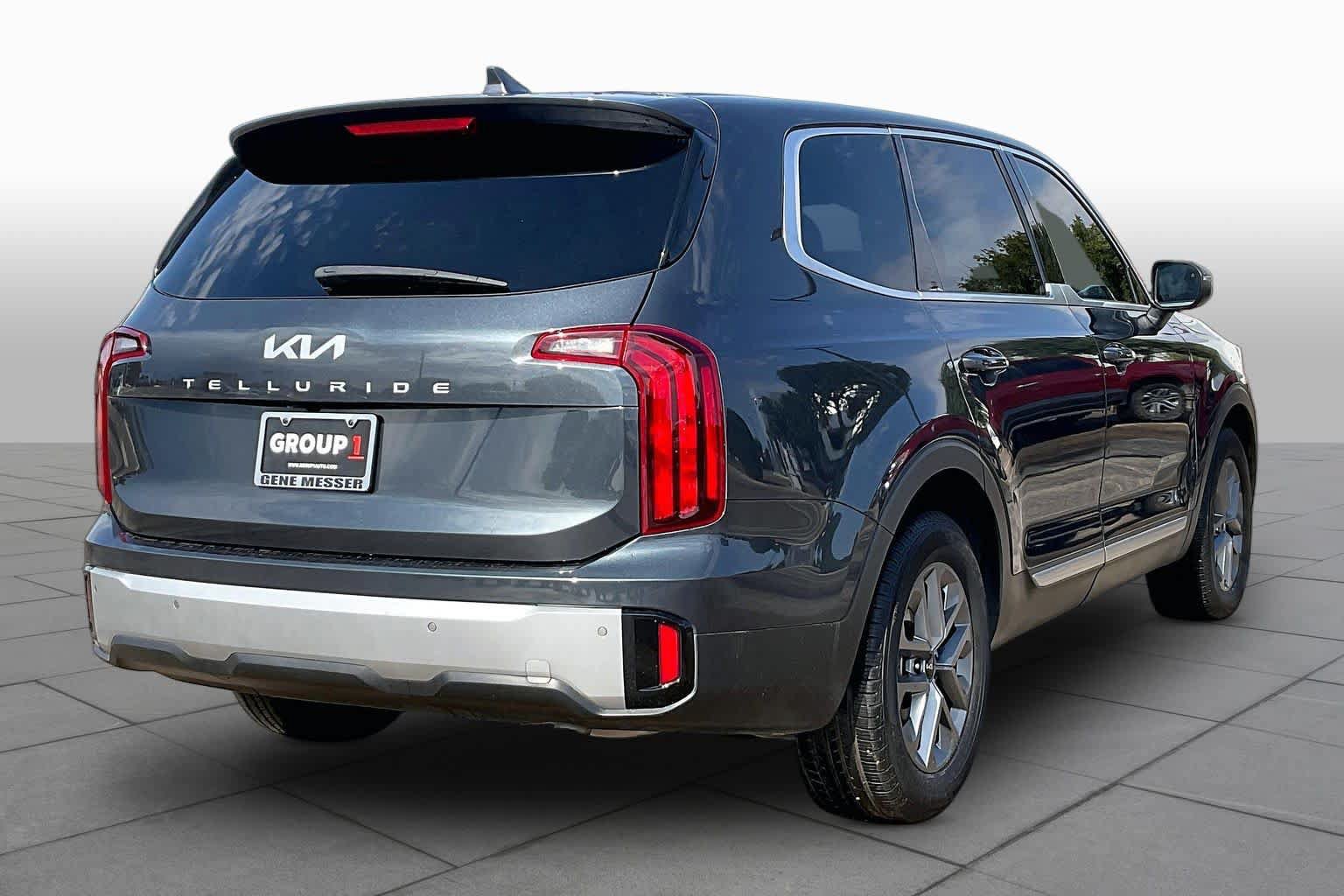 Used 2024 Kia Telluride LX FWD image 12