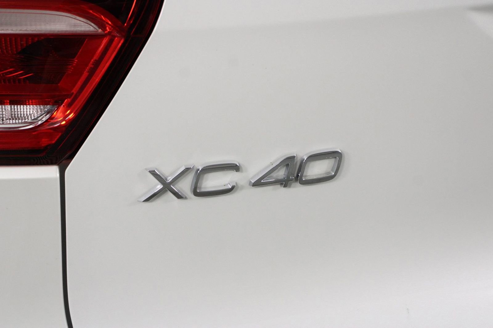 Used 2026 Volvo XC40 B5 Ultra w/ Climate Package image 19