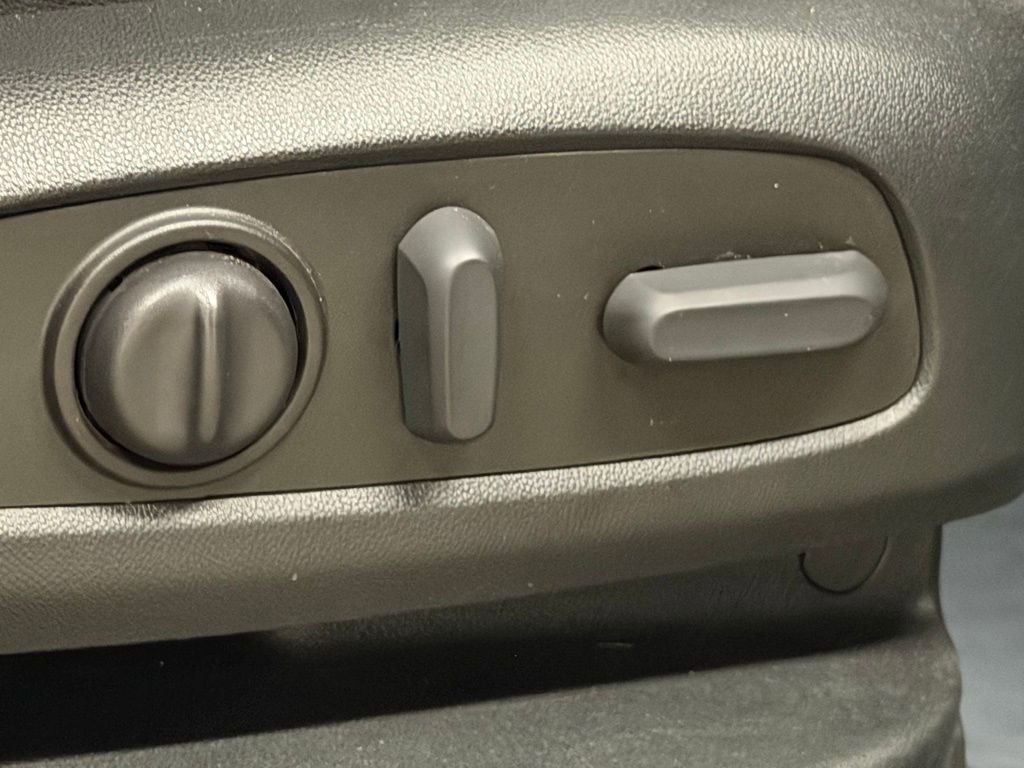 Certified 2023 Chevrolet Traverse RS w/ LPO, Floor Liner Package image 38