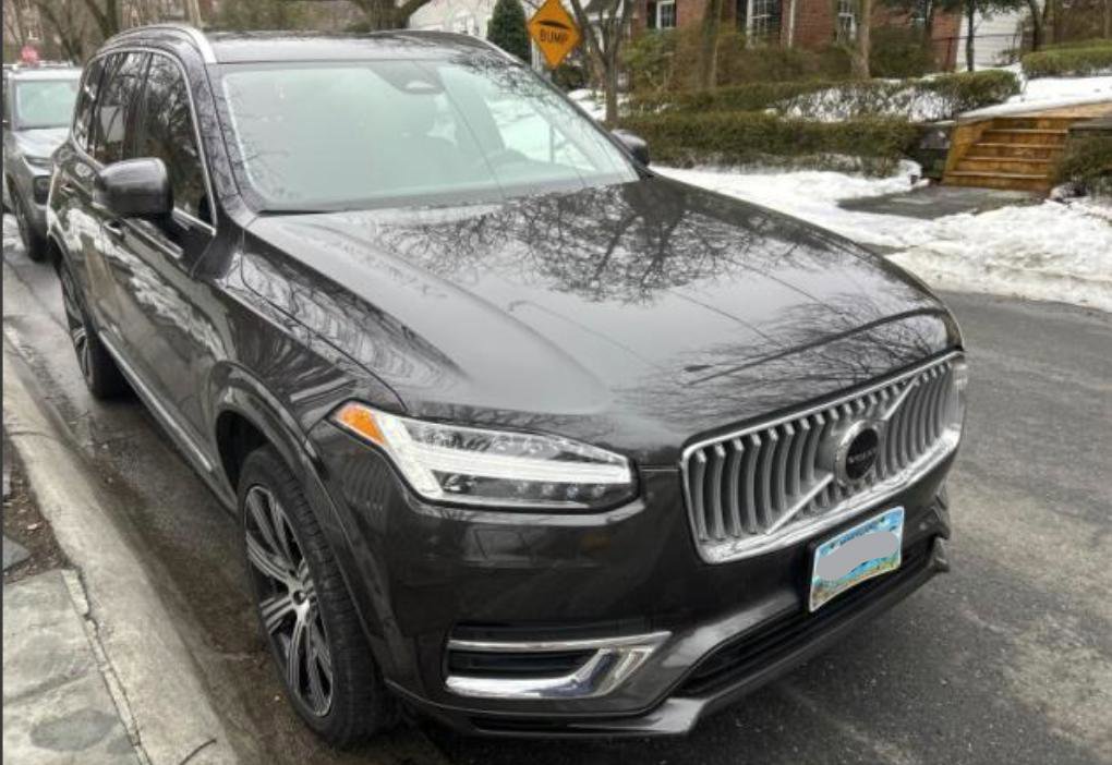 Used 2023 Volvo XC90 T8 Plus w/ Protection Package Premier image 9