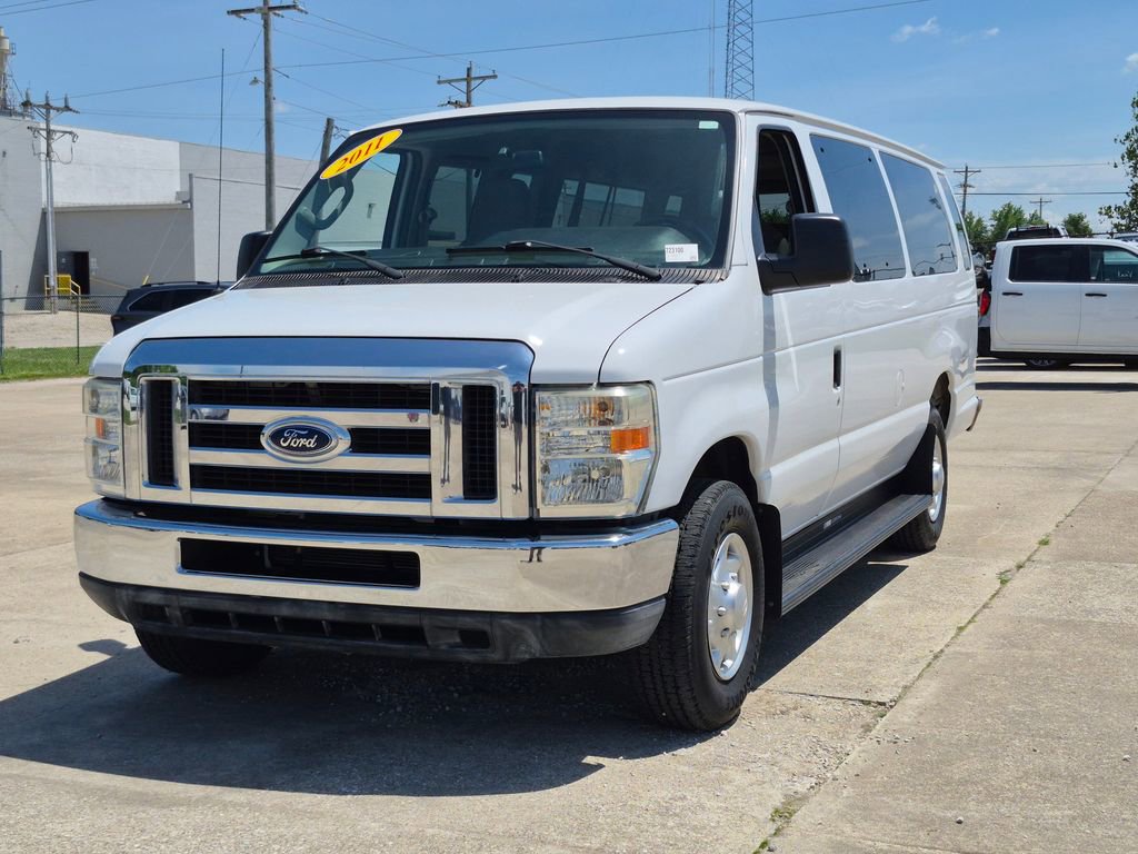 Used 2011 Ford E-350 and Econoline 350 XLT RWD image 3