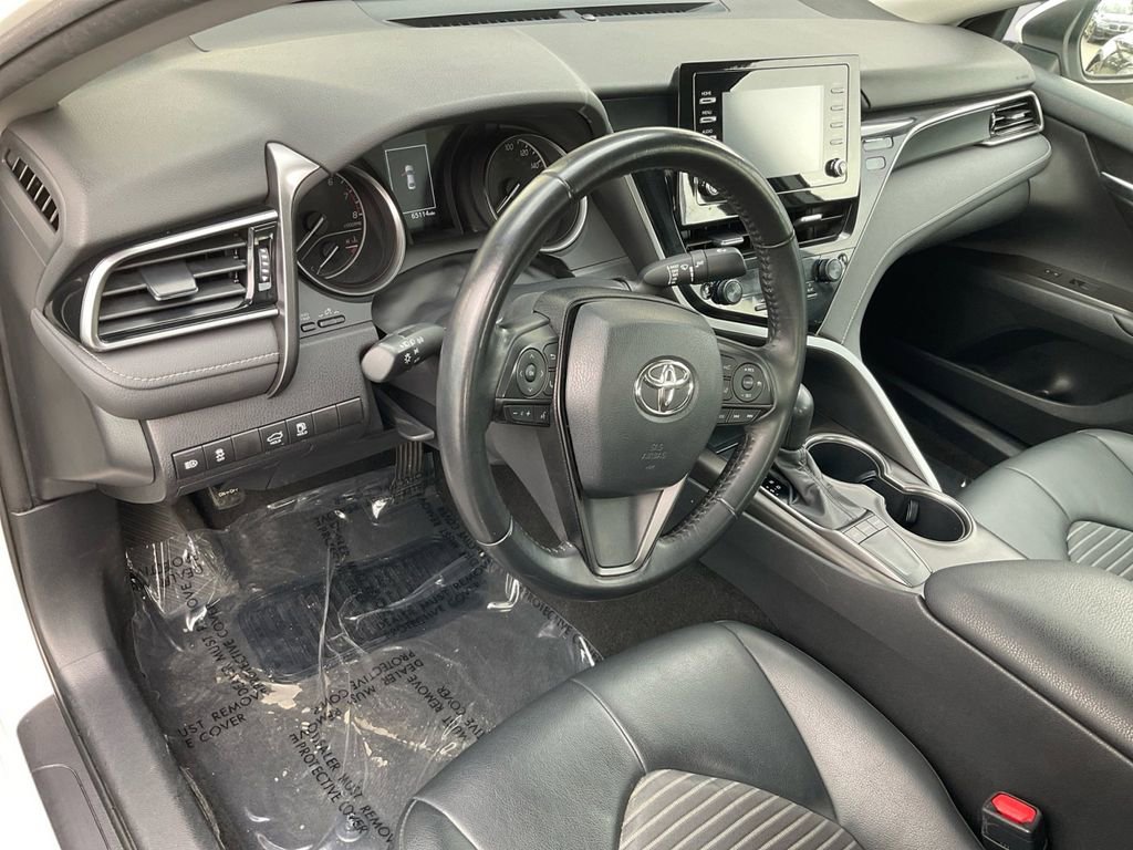 Used 2023 Toyota Camry SE image 16