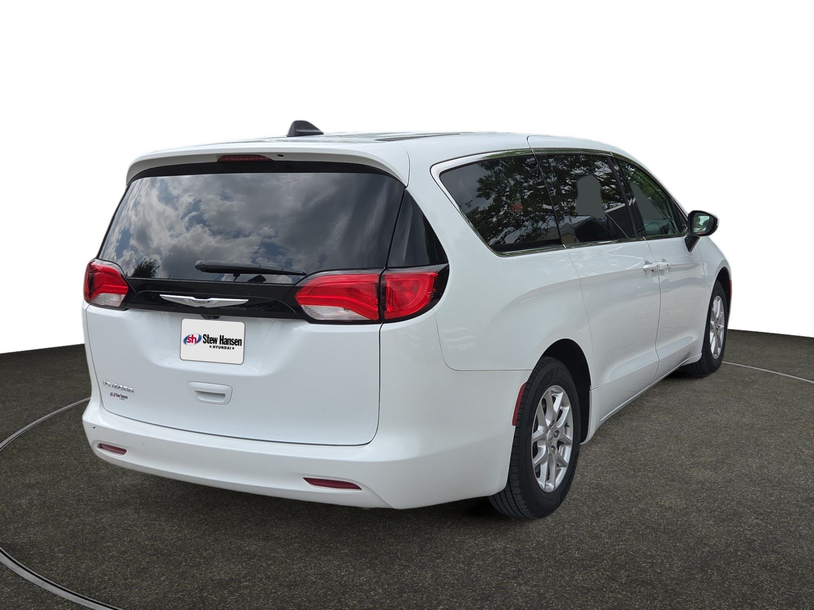 Used 2023 Chrysler Voyager LX FWD image 6