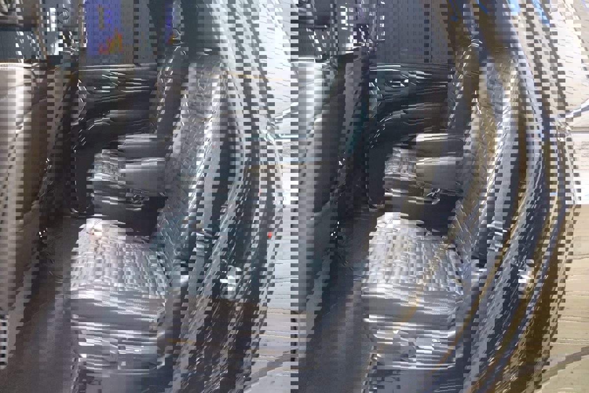 Used 2022 Cadillac Escalade Sport Platinum w/ LPO, ONYX Package image 62