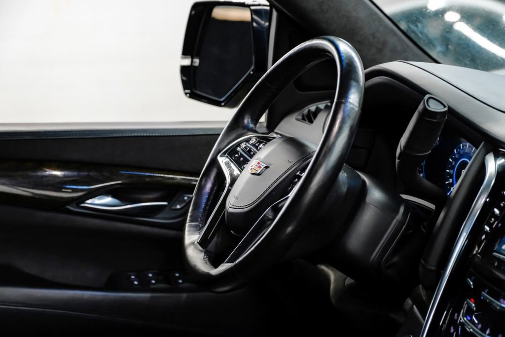 Used 2016 Cadillac Escalade Platinum RWD image 20