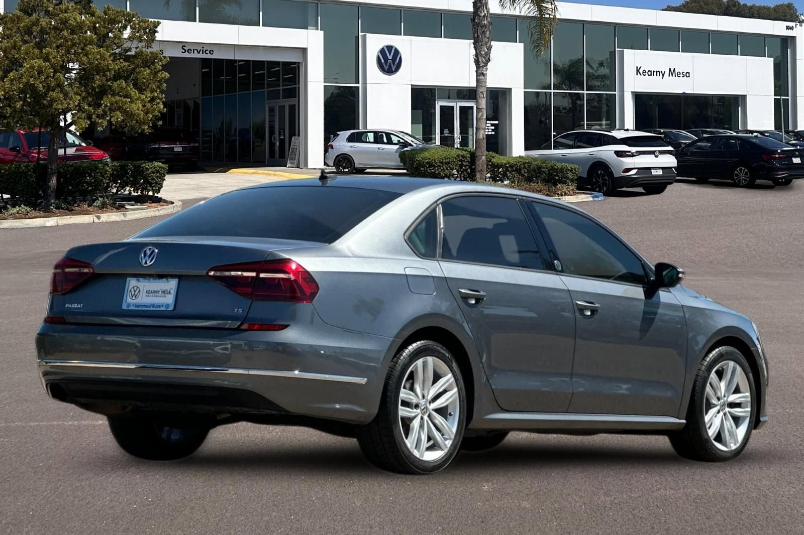 Used 2019 Volkswagen Passat 2.0T Wolfsburg image 4