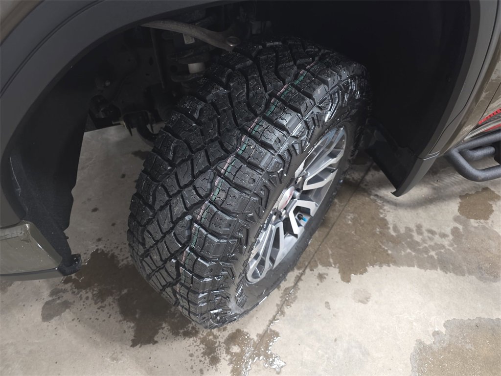 Used 2023 GMC Sierra 1500 AT4 w/ Technology Package image 37