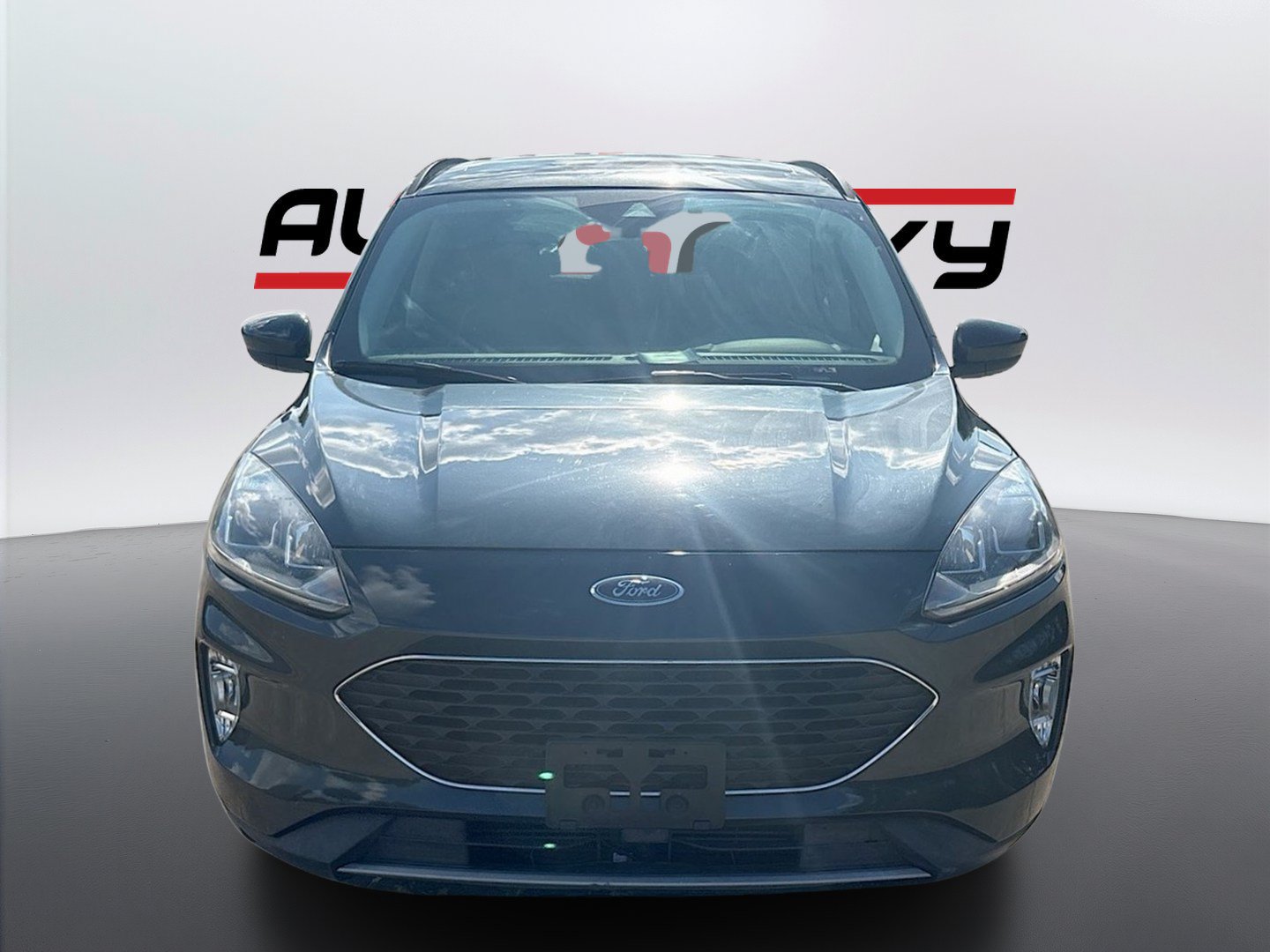 Used 2022 Ford Escape SEL w/ Technology Package FWD image 2