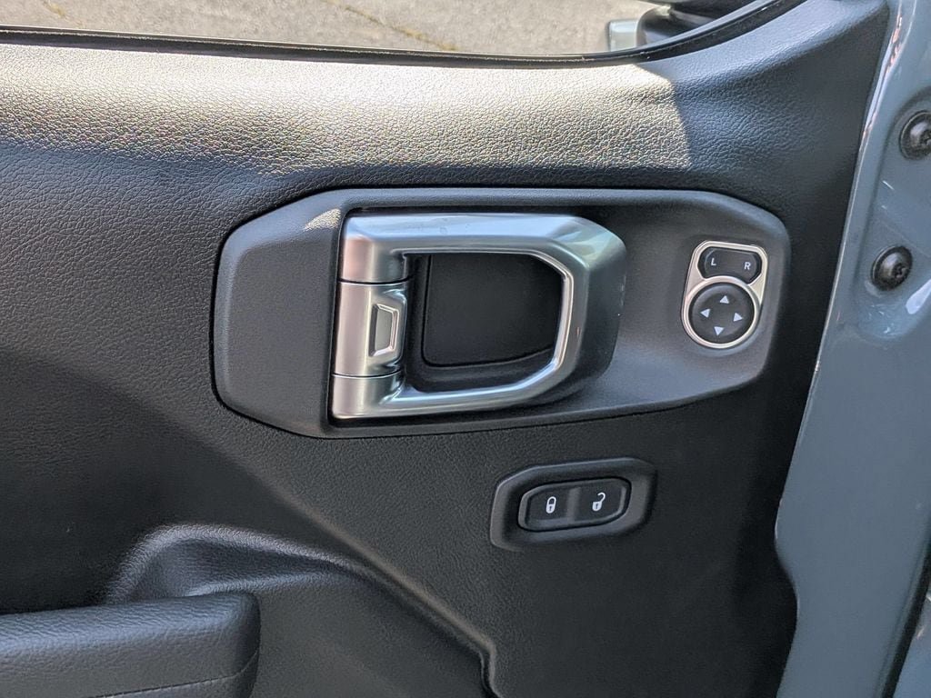 New 2026 Jeep Gladiator Sport AWD/4WD image 11