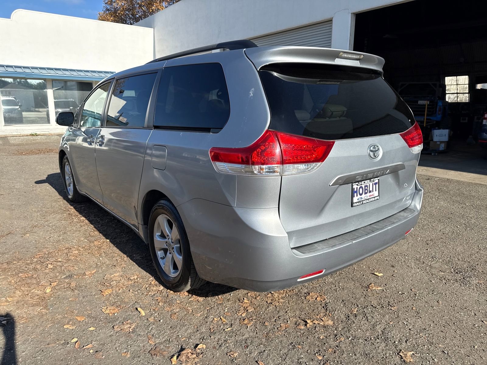 Used 2014 Toyota Sienna LE image 3