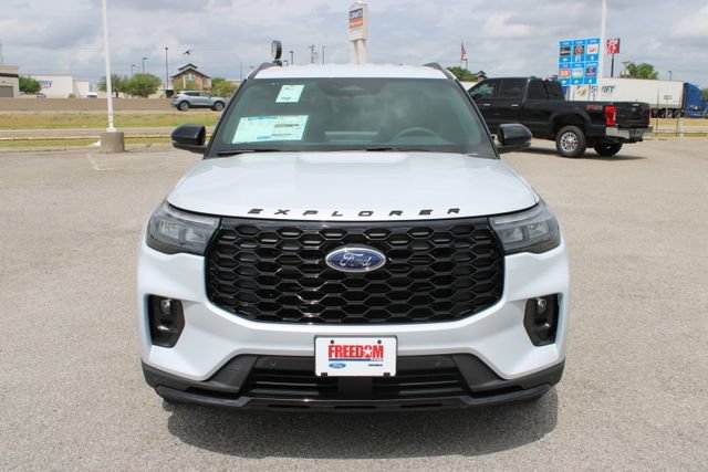 New 2026 Ford Explorer ST-Line RWD image 2