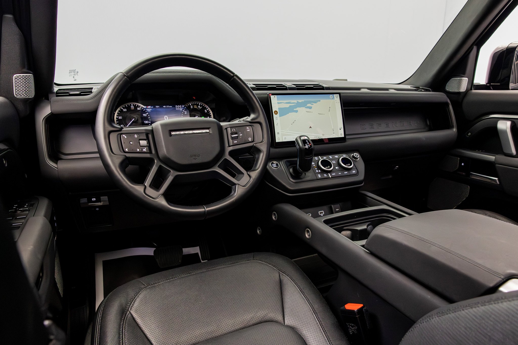 Used 2023 Land Rover Defender 130 X-Dynamic SE AWD/4WD image 41